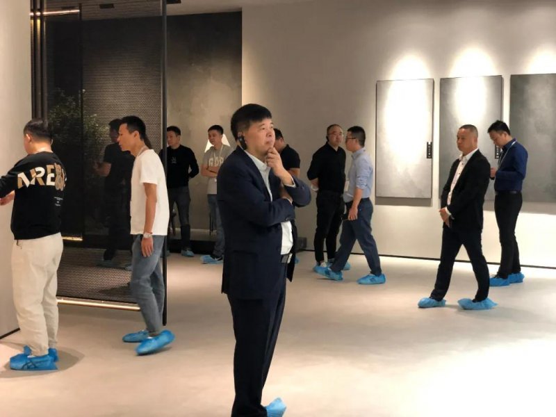 依諾巖板瓷磚“2022新品規(guī)劃及品牌策略研討會”圓滿舉行_2