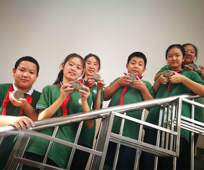 感受濃濃“中秋味”盛世長安小學(xué)非遺陶藝課手作“陶泥”月餅活動(dòng)