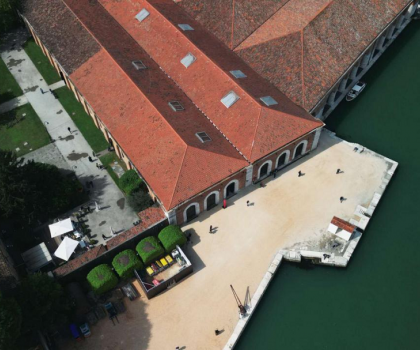 第60屆威尼斯雙年展｜東鵬再次登上國際舞臺，以永續(xù)之材頌揚東方藝術