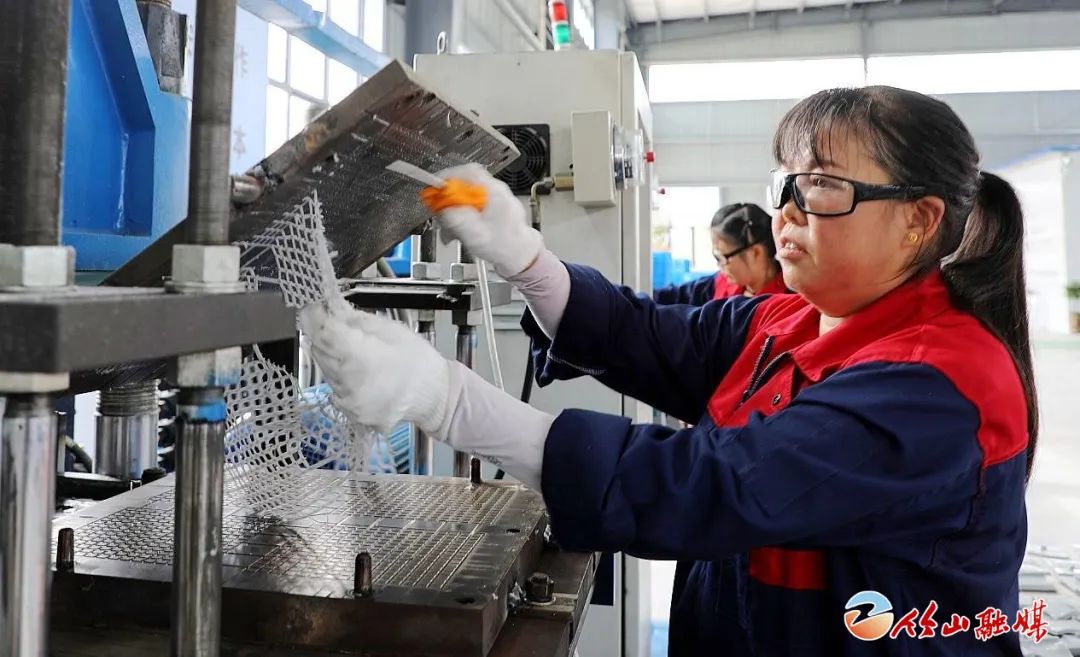 1702342956248945.jpg 2.jpg